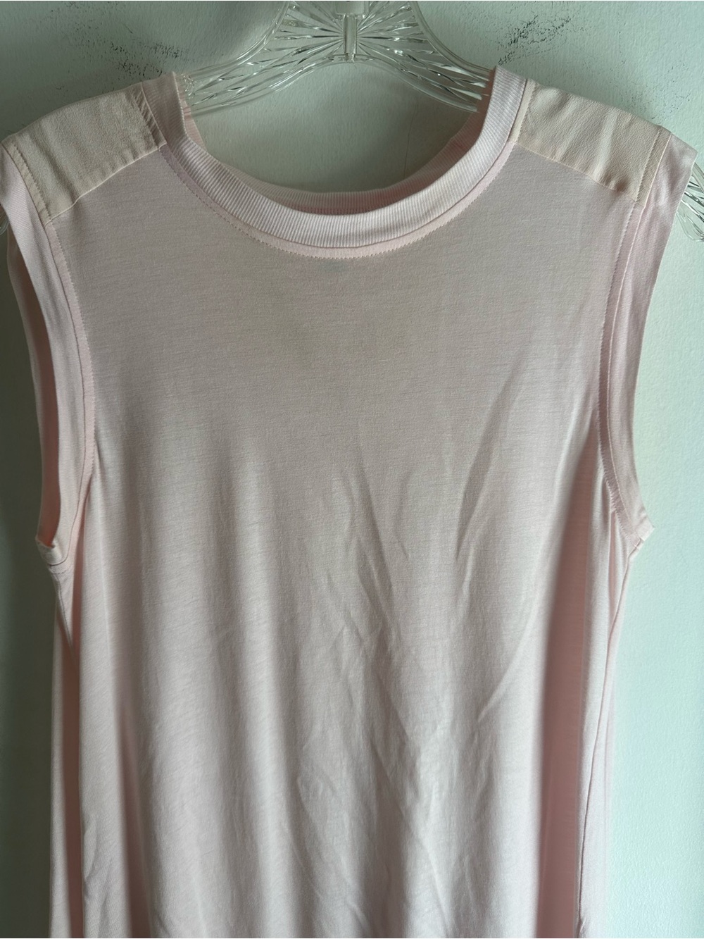 Fossil Women’s Pink Sleeveless Blouse Top Size Medium Soft Casual Knit - Picture 2 of 4